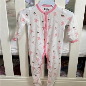 ***sold on mercari***KyteBABY Mythical Footie